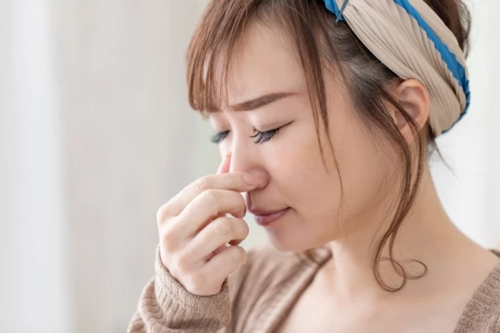 口臭の原因と対策！男性女性別・胃や内臓・食べ物が招くドブ臭さの正体を解説