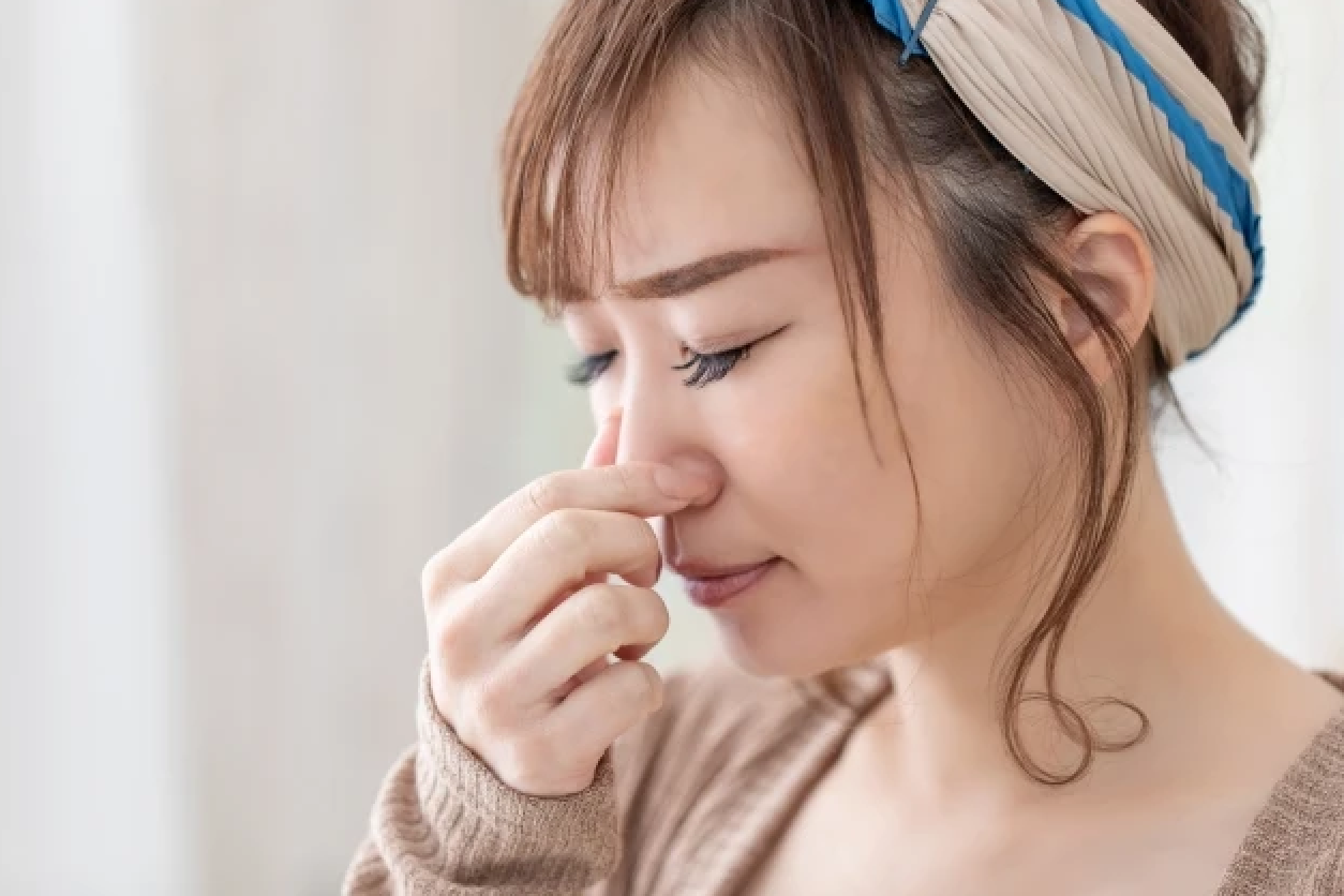 口臭の原因と対策！男性女性別・胃や内臓・食べ物が招くドブ臭さの正体を解説