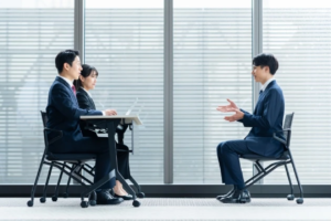 就活ホワイトニングのすすめ！面接官に好印象を与える清潔感と費用の現実解