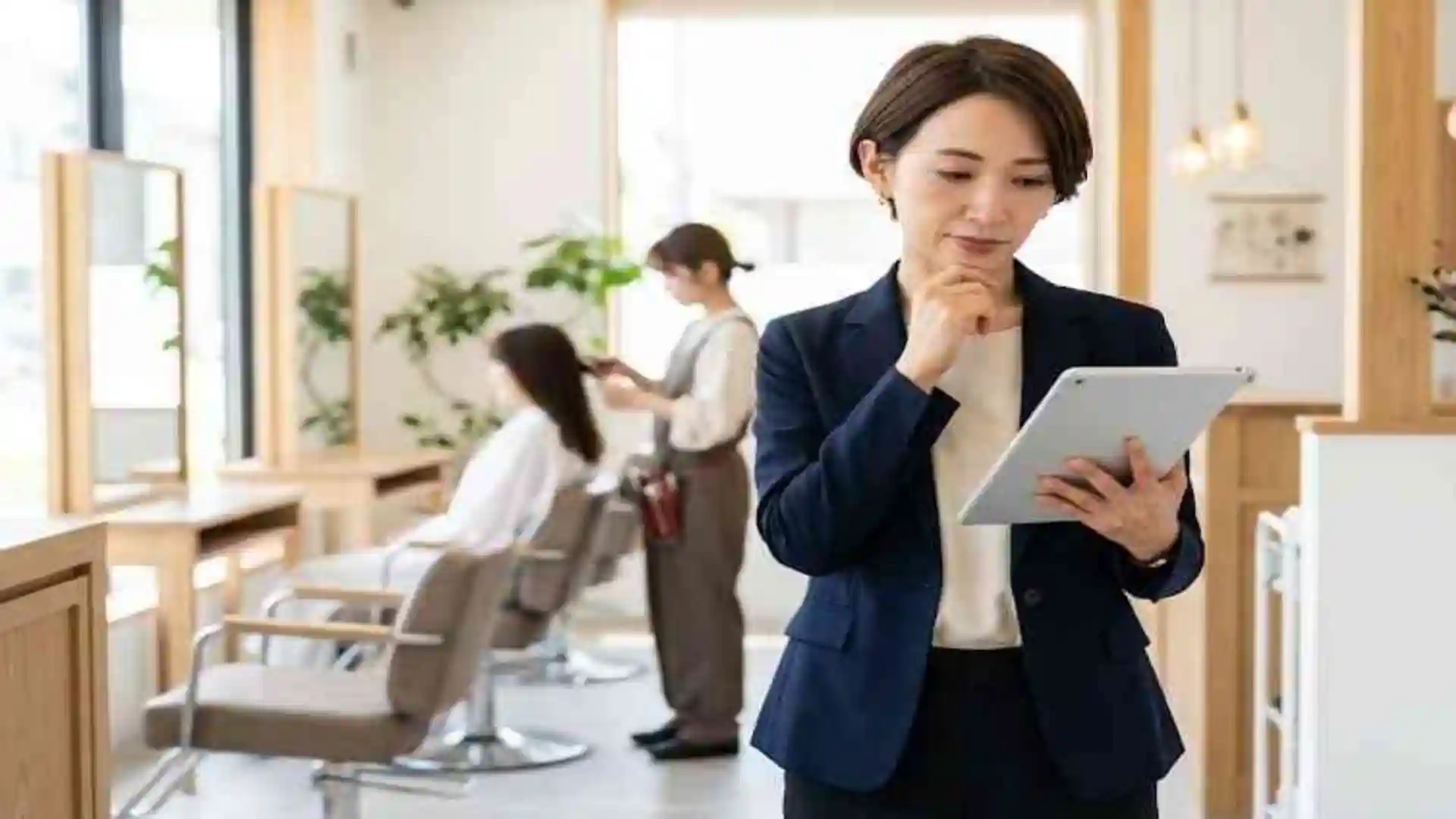 サロン経営は儲からない？年収の実態と利益を残す経営のポイント